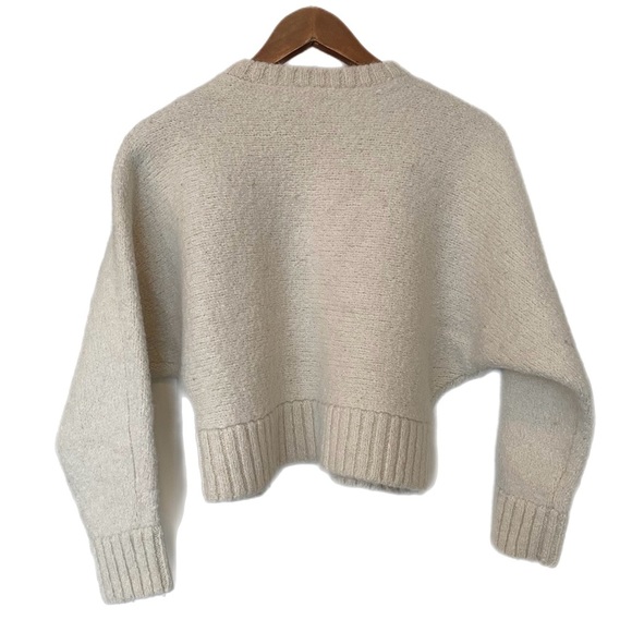 Aritzia BABATON Alpaca Ivory Crop Sweater 3/4 Batwing Sleeves Women's Size Small - Picture 2 of 8
